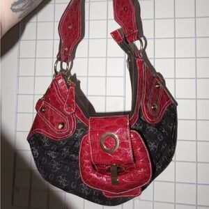 Vintage Y2K Guess Shoulder Bag in Red & Black